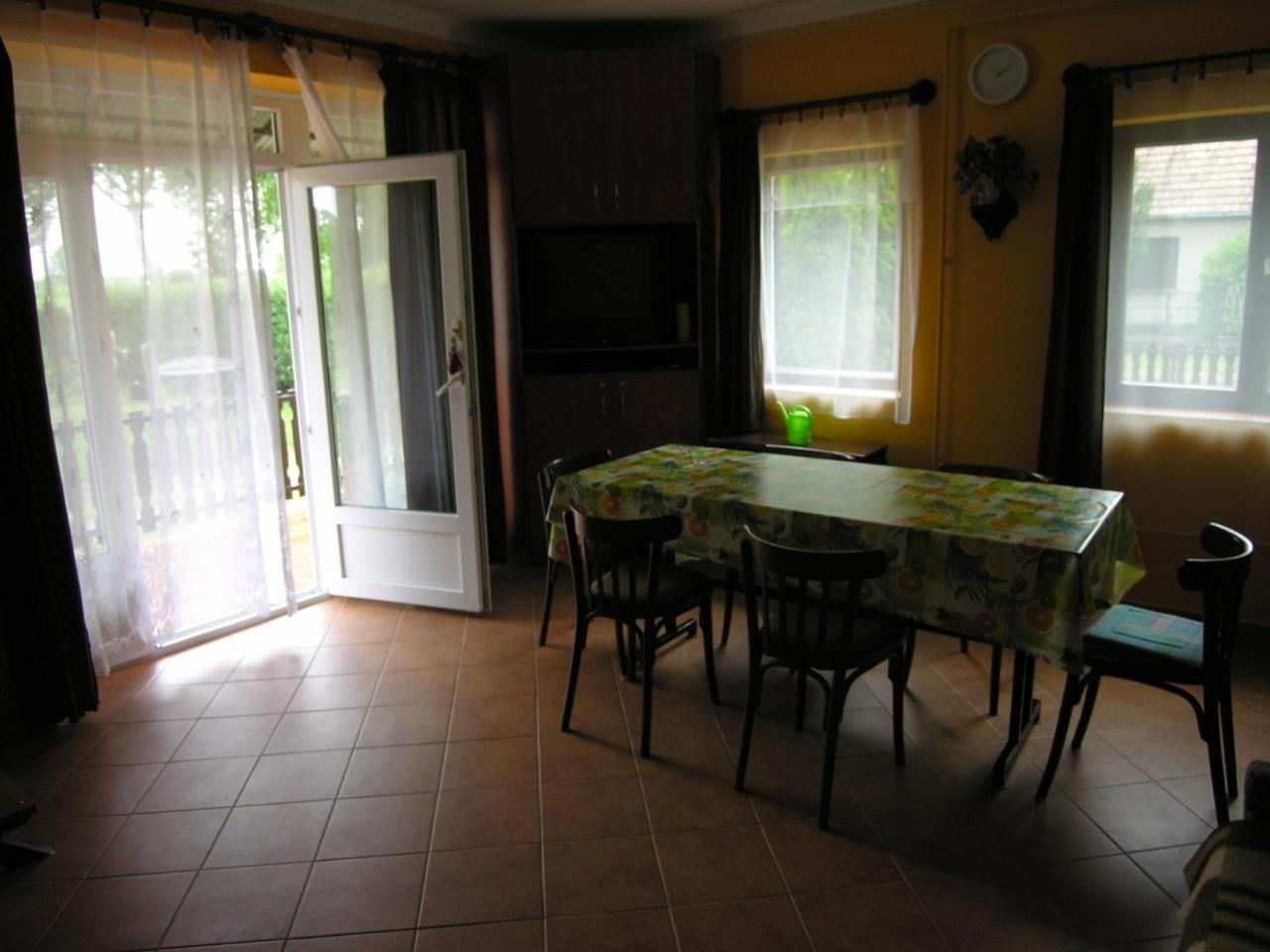 Holiday Home In Balatonmariafuerdo 19426 Exterior photo